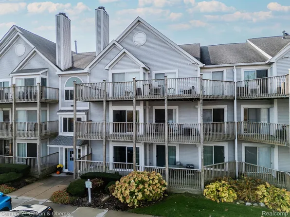 37524 Jefferson Ave APT 202, Harrison Township, MI 48045