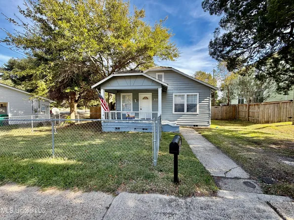 5018 Arthur St, Moss Point, MS 39563