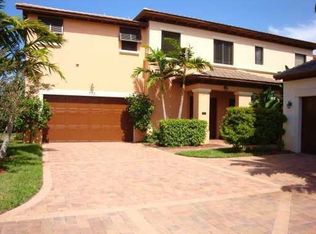 572 NW Dickens Ct, Boca Raton, FL 33432