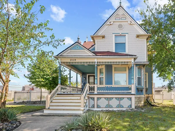 2119 Fort Park Blvd, Lincoln Park, MI 48146