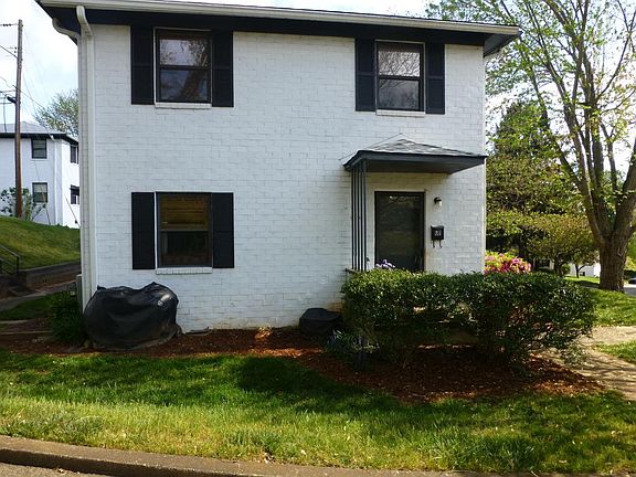 Side of condo room for grill storage