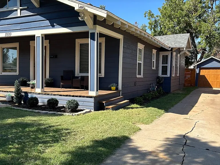 1809 NW 13th St — Photo 2