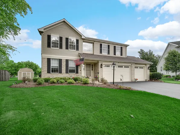 6 Yorkshire Ct, Algonquin, IL 60102