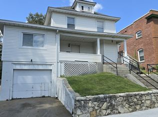 610 S 35th Ave #1, Omaha, NE 68105