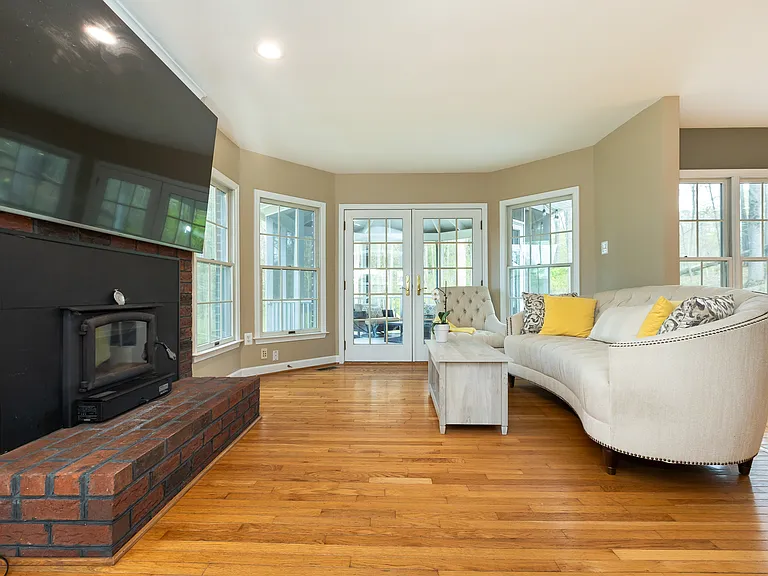 13576 Highland Rd — Photo 33