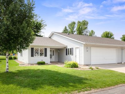 1148 Fairway Ave NW, Hutchinson, MN, 55350