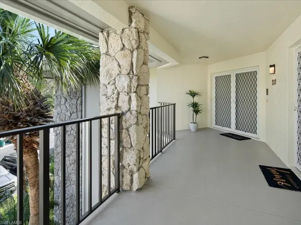 770 Eagle Creek DR #301, NAPLES, FL 34113