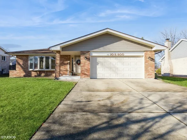 10S500 Thames Dr, Downers Grove, IL 60516