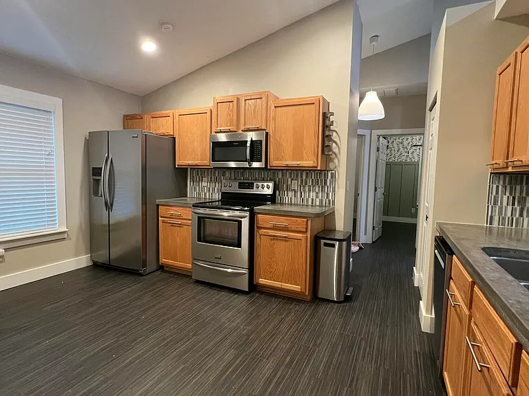 1115 Main St — Photo 5