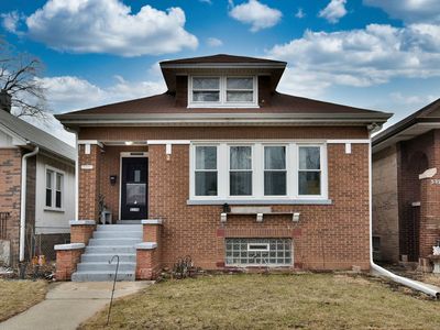 5336 W Nelson St, Chicago, IL, 60641
