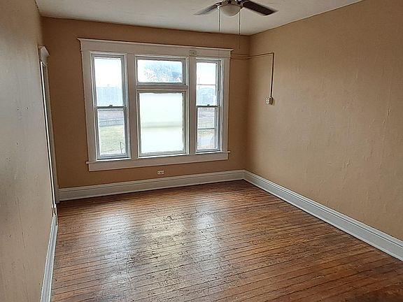 5th image of 704 N 12th St