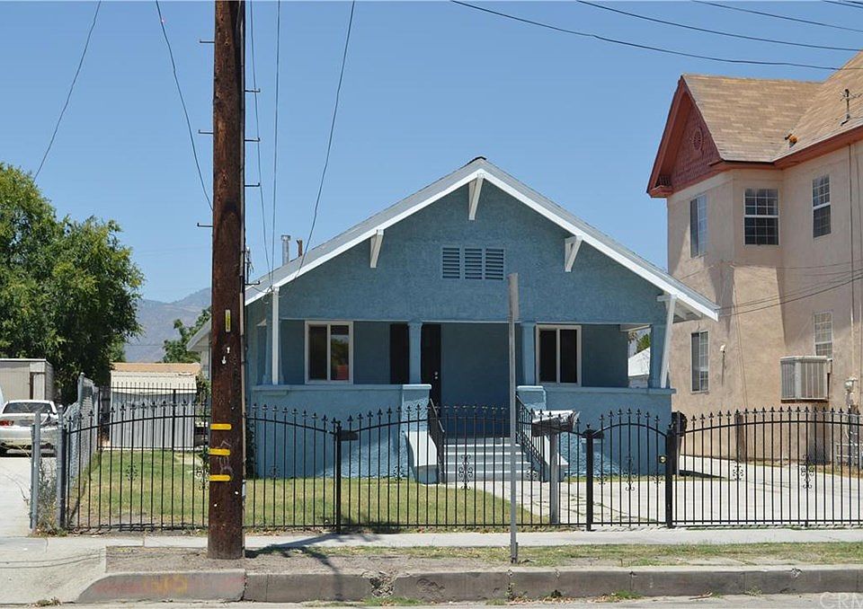 1st image of 556 W 8th St