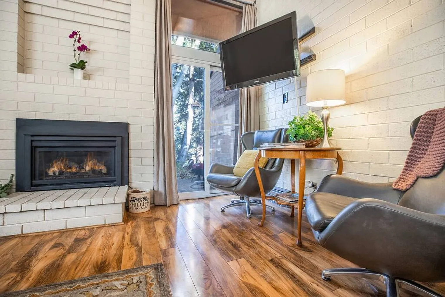 3 bed, 2.5 bath, $3,979 — Photo 4