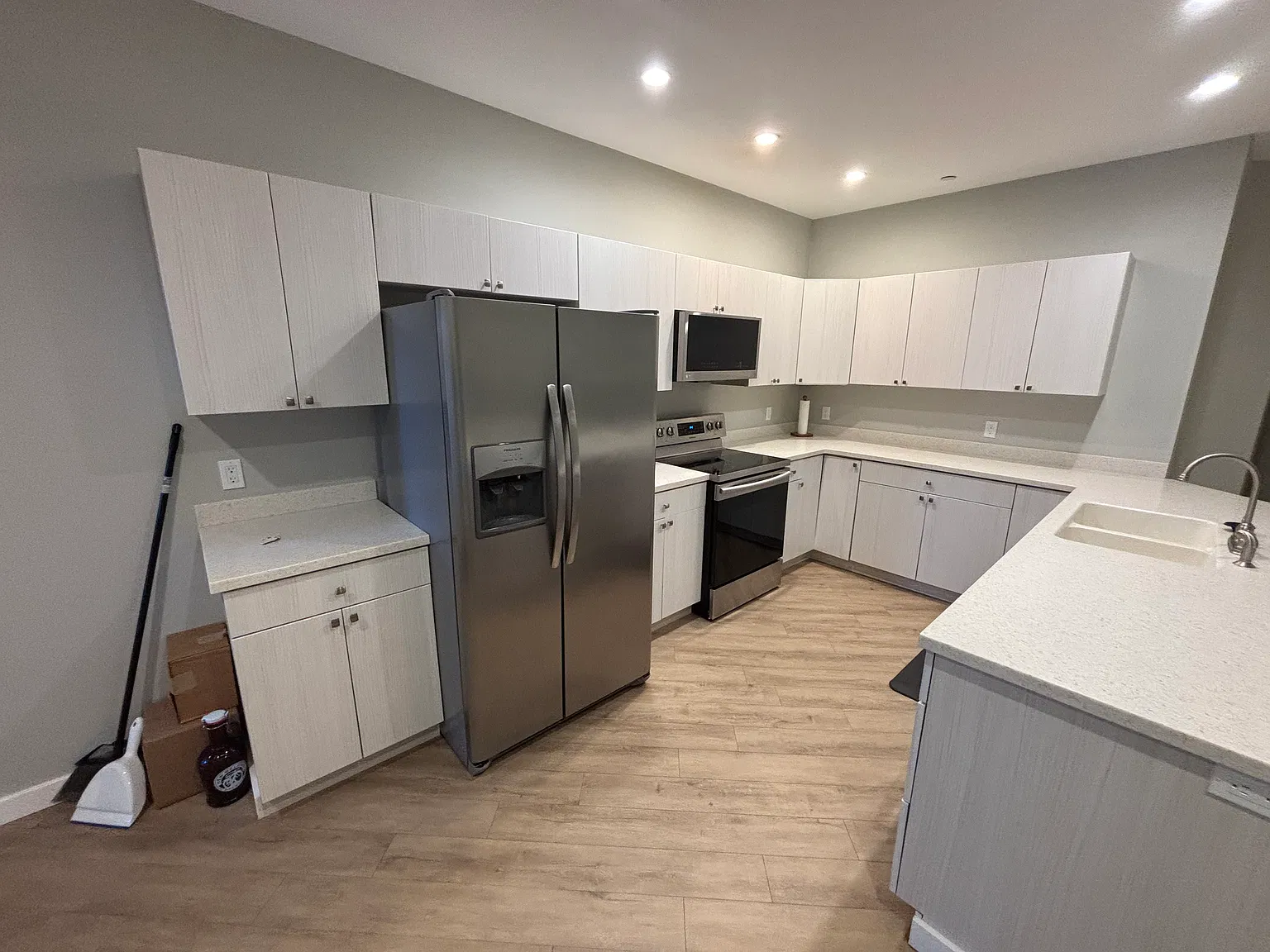 3 bed, 1569 sqft, $4,450 — Photo 4
