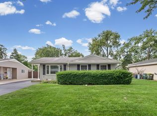 2207 Kingfisher Ln, Rolling Meadows, IL 60008