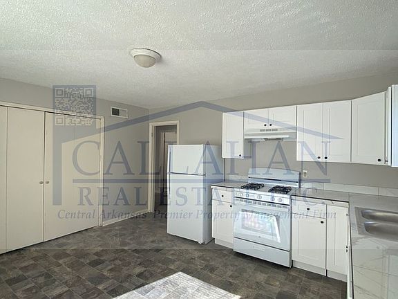 5th image of 901 W 43rd St