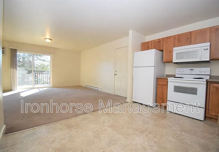 807 W Villard St #21 — Photo 9