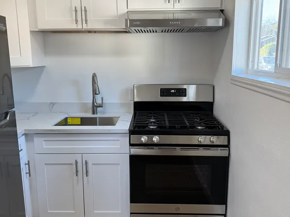 205 Jacaranda Pl #1/2, Fullerton, CA 92832