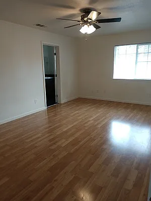 1407 N Cherry St — Photo 10