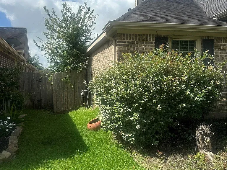 21823 Juniper Wood Ln — Photo 2