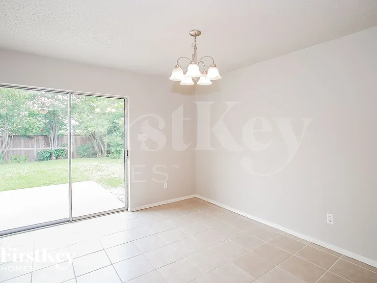 1841 College Pkwy — Photo 5