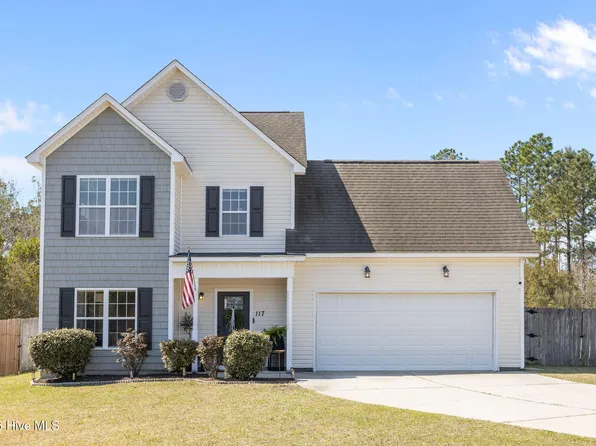 117 Blossom Court, Maple Hill, NC 28454