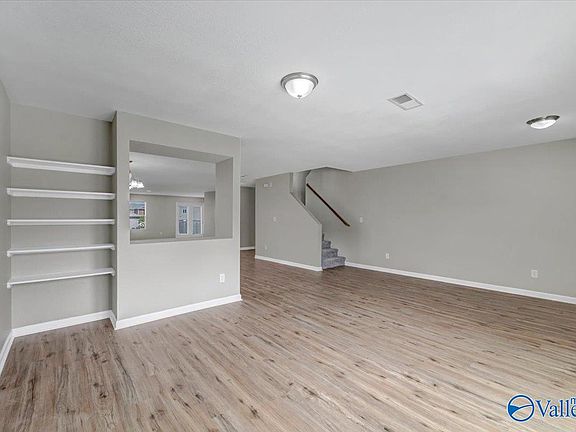 5th image of 150 Ranier St