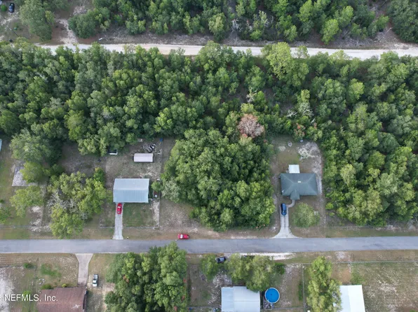 226 1ST Way, Interlachen, FL 32148
