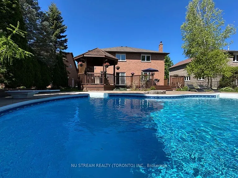 31 Ashfield Dr — Photo 49