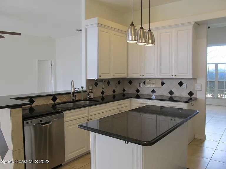 986 Fostoria Dr — Photo 8