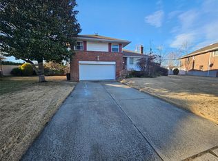 507 Benine Rd, Westbury, NY 11590