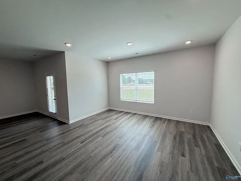 124 Betty Williams Dr — Photo 13