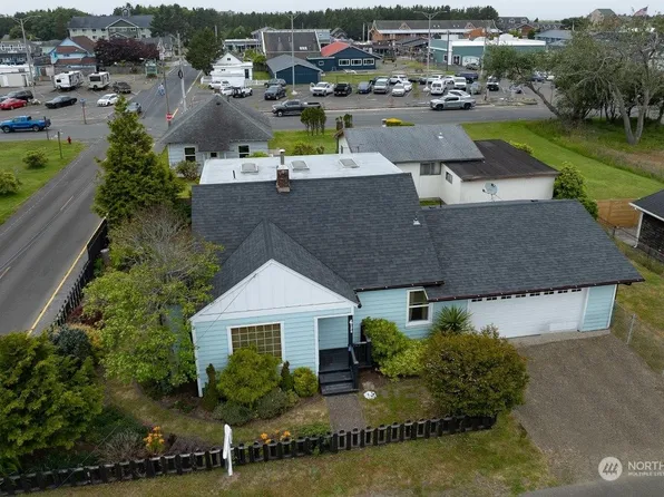 411 Washington Avenue S, Long Beach, WA 98631