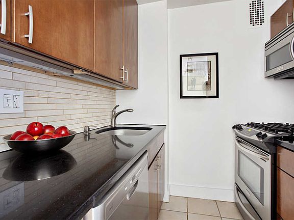 2nd image of 333 E 66th St APT 11A