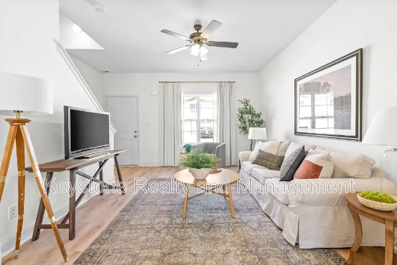 2 bed, 2.5 bath, 1176 sqft, $1,250 — Photo 4
