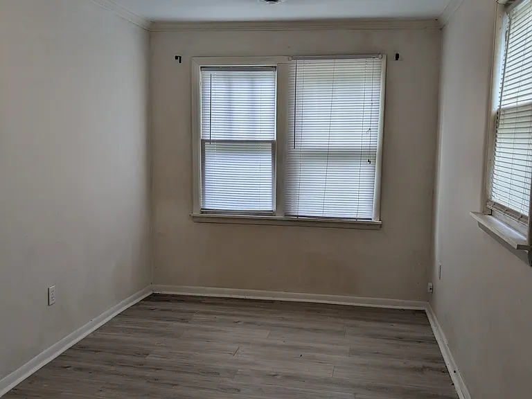 408 Clinton St — Photo 7
