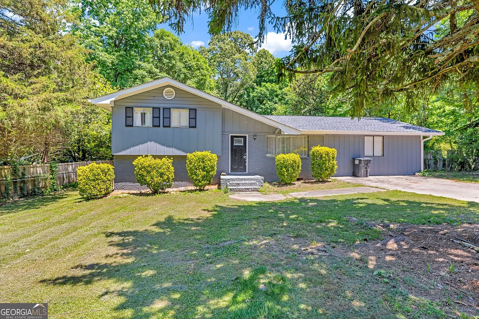 2146 Terry Ln photo 1