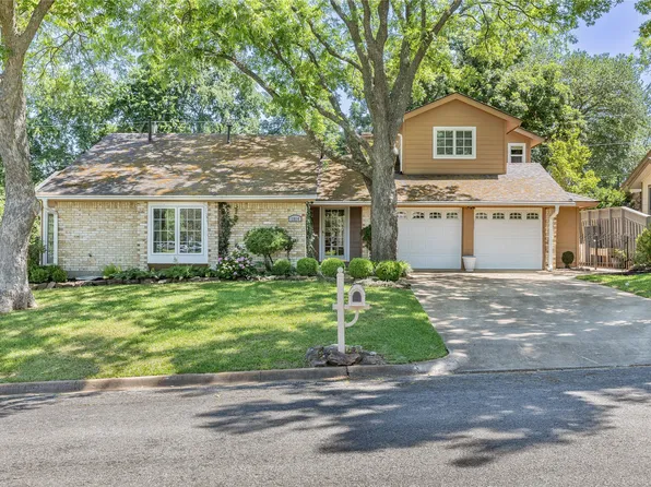 1814 Oak Creek Dr, Sherman, TX 75092
