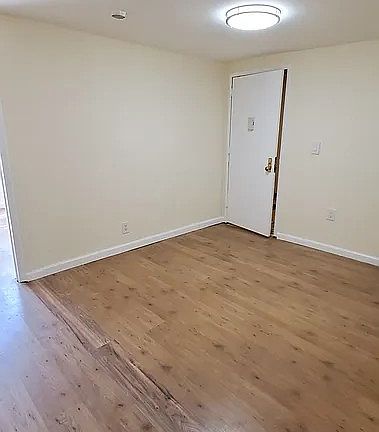 3rd image of 295 Graham Ave APT 1