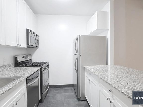 4th image of 45 Wall St APT 314
