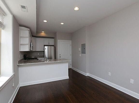 3rd image of 1025 E Moyamensing Ave Floor 2