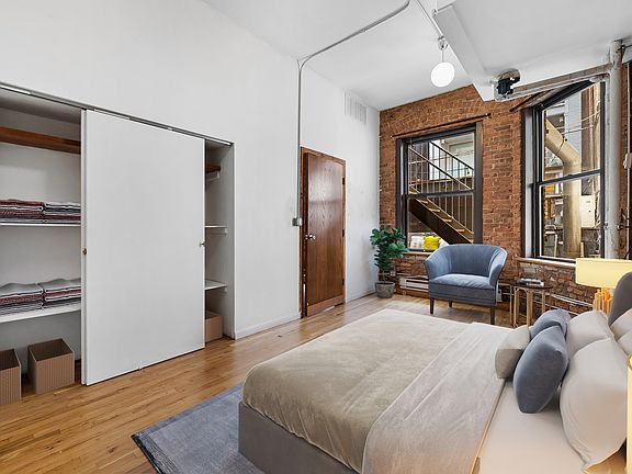 4th image of 6 W 14th St Suite 2-A