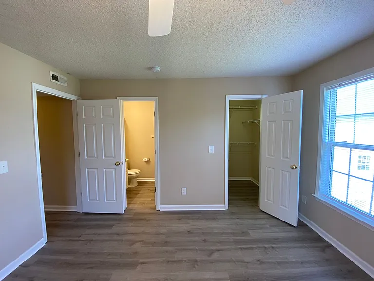 533 Scholastic Ct — Photo 13