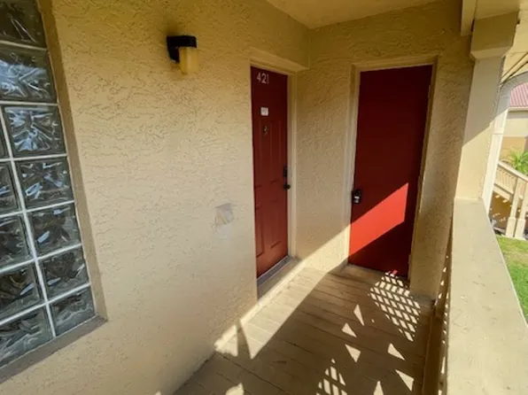 4751 Via Palm Lakes, West Palm Beach, FL