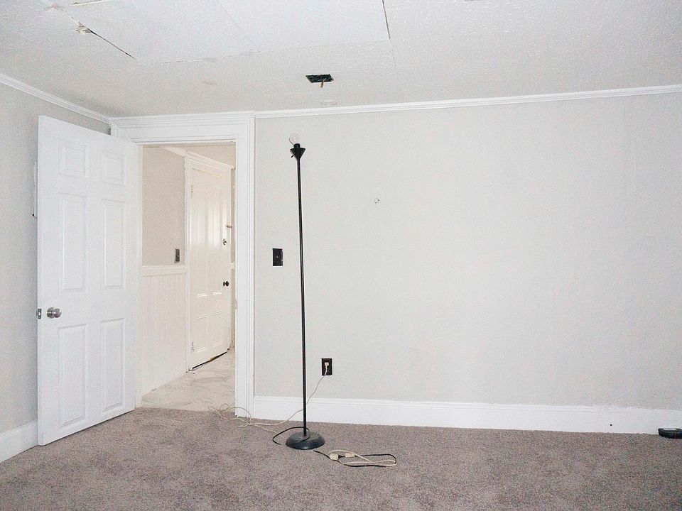 2nd image of 145 Charles St #33