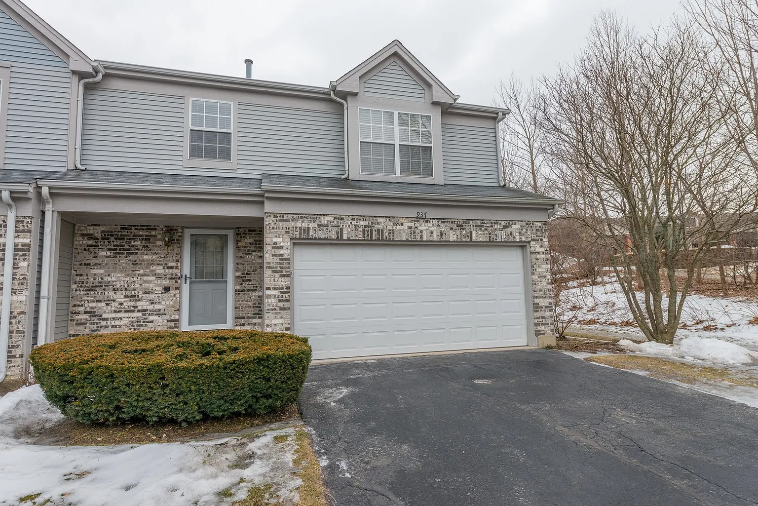 937 Old Oak Cir photo 1