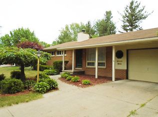 2008 E Sugnet Rd, Midland, MI 48642