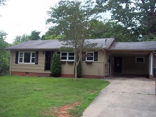 1st image of 216 Courtland St