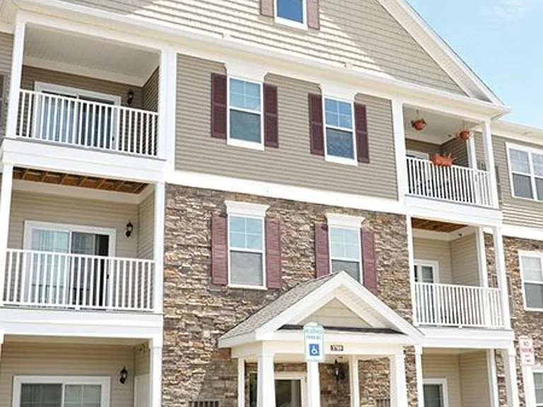 Rivers Pointe Apartments — Photo 6