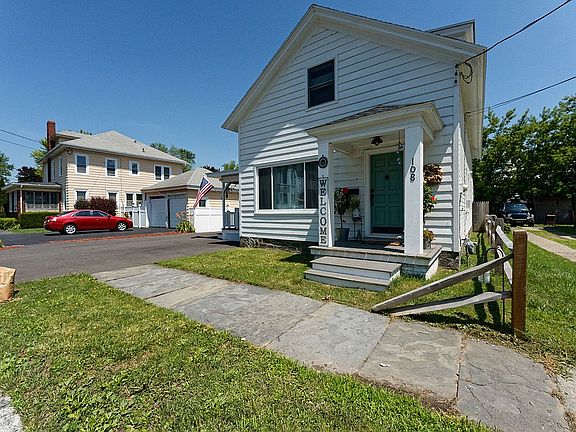 3rd image of 108 Simmons Ave